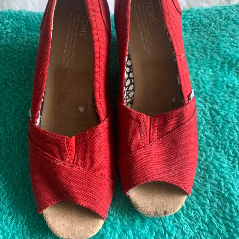 Toms Calypso Red Canvas Espadrille Wedges Size 9 - image 1